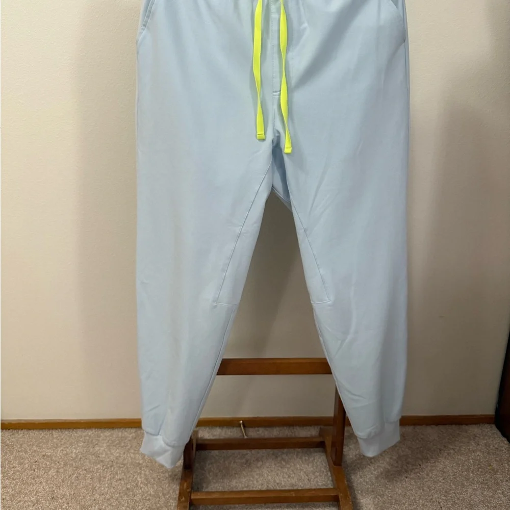 Figs light blue